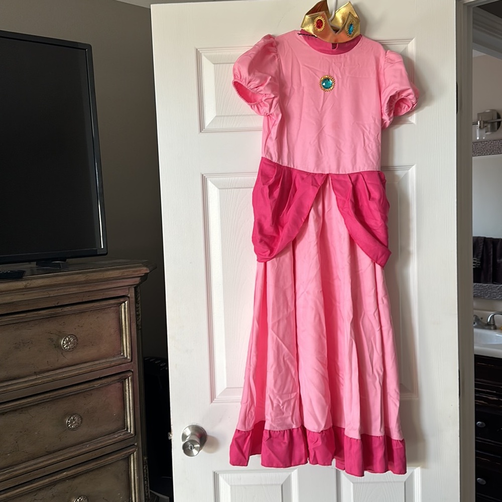 Princess Peach costume